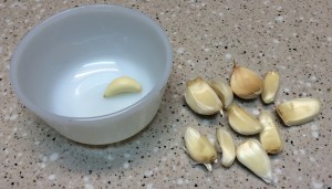 Unpeeled garlic