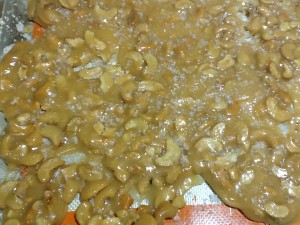Cashew brittle